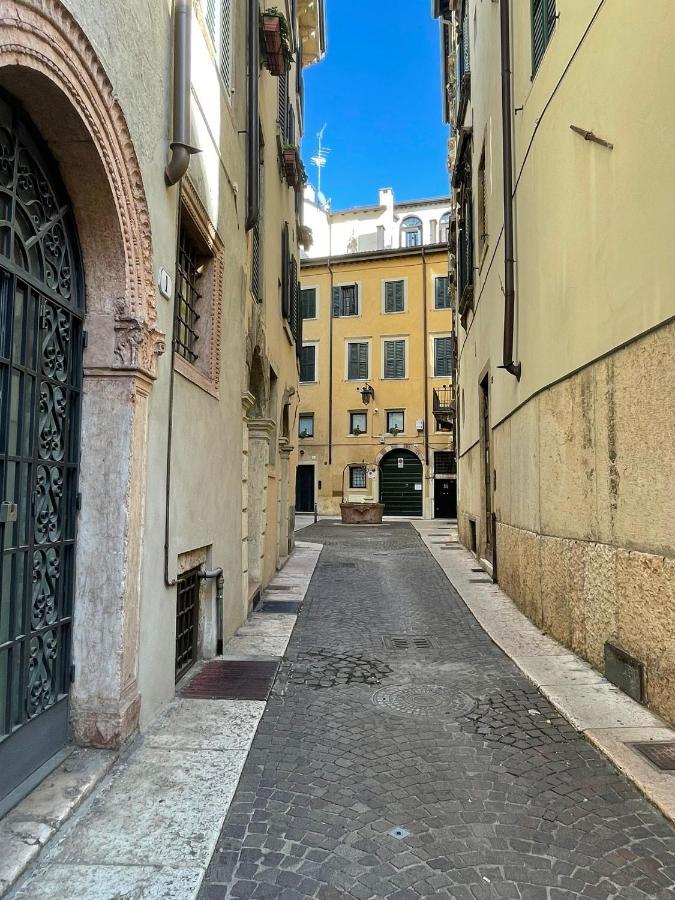 Magnolia Home - Piazza Delle Erbe Verona Buitenkant foto