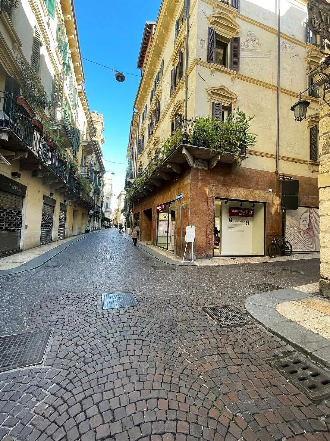 Magnolia Home - Piazza Delle Erbe Verona Buitenkant foto